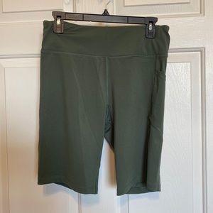 CALVIN Klein Performance Stretch Green Biker Shorts Size XL with Pockets.
